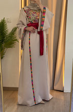 Elegant Beige Ward Thob With Manajil Details and Satin Belt