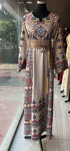 Unique Palestinian Embroidered Thob Dress with Kashmir Belt